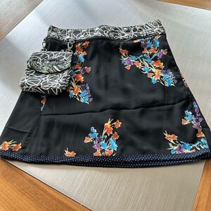 ZAND Amsterdam black pattern versible skirt with detachable pocketbook.